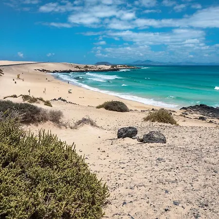 Home2book Isla Lagoa, Private Pool Villa La Oliva