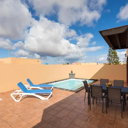 Home2book Isla Lagoa, Private Pool Villa La Oliva